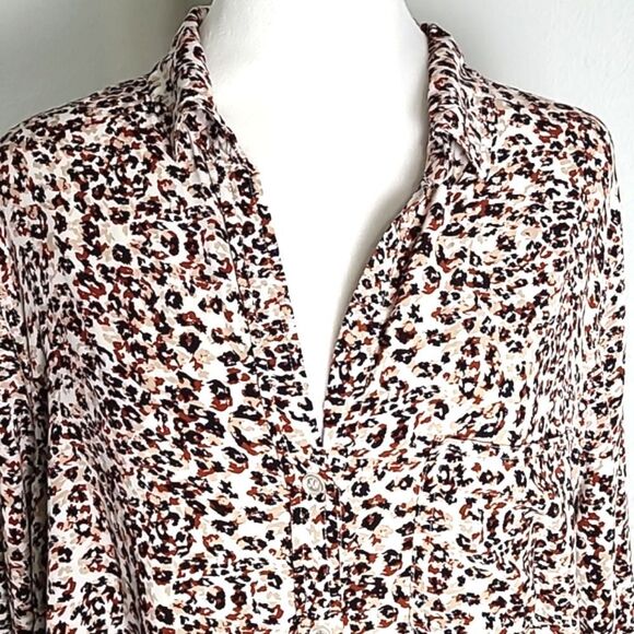 Velvet 🤍 Heart White, Rust & Black Buttondown Print Shirt, Size 1X - Picture 2 of 7